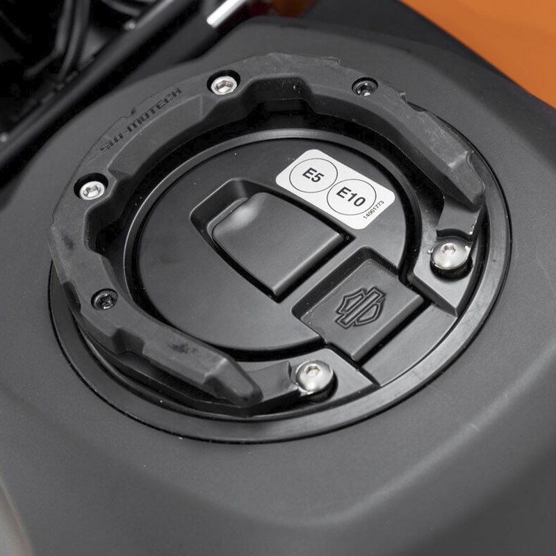 FIJACION BOLSA DE DEPOSITO SW-MOTECH TANK RING PRO HARLEY DAVIDSON TRT.00.787.21701/B | Bolsas sobredeposito de moto | %brands%