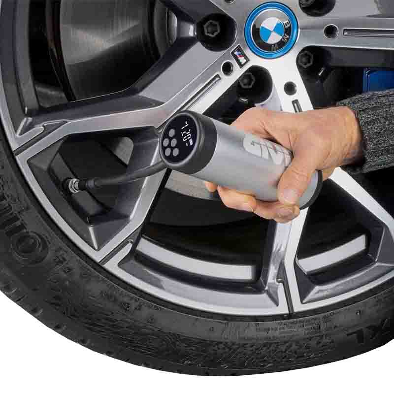 COMPRESOR Y LINTERNA DE EMERGENCIA GIVI CON BATERIA RECARGABLE  S502 