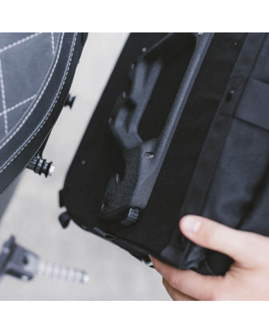 ALFORJA SW-MOTECH LEGEND GEAR LC2 IZQUIERDA13,5 LITROS BC.HTA.00.402.10100L