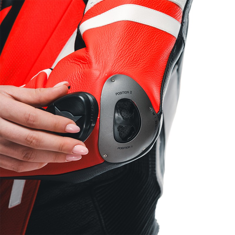 MONO DAINESE MISANO 3 D-AIR PERFORADO LADY NEW BLACK/RED/FLUO RED | 1 Pieza de moto | %brands%