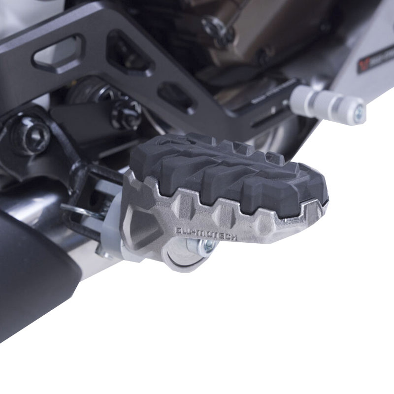 KIT REPOSAPIES SW-MOTECH EVO HONDA CRF1100 AFRICA TWIN FRS.01.112.10600 | Estriberas, pedales y palancas de moto | %brands%