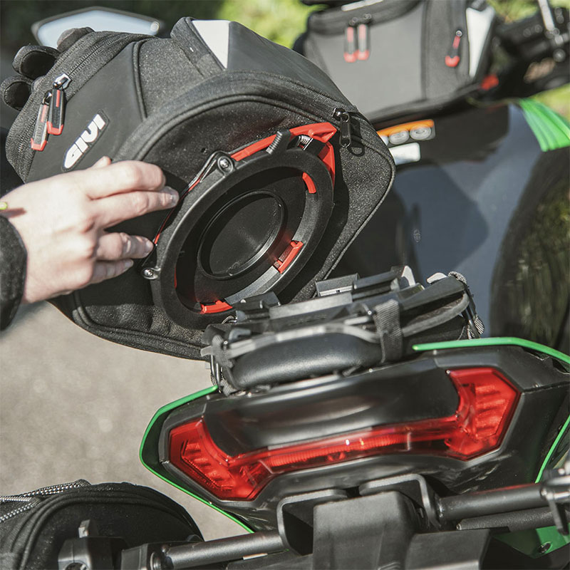 BOLSA TRASERA GIVI EASY-T EASY07 SEATLOCK 14 LITROS | Bolsas de moto | %brands%