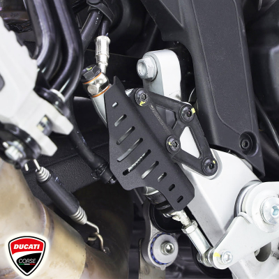 PROTECTOR DE LA BOMBA DE FRENO TRASERO CROSSPRO DUCATI DESERT X NEGRA