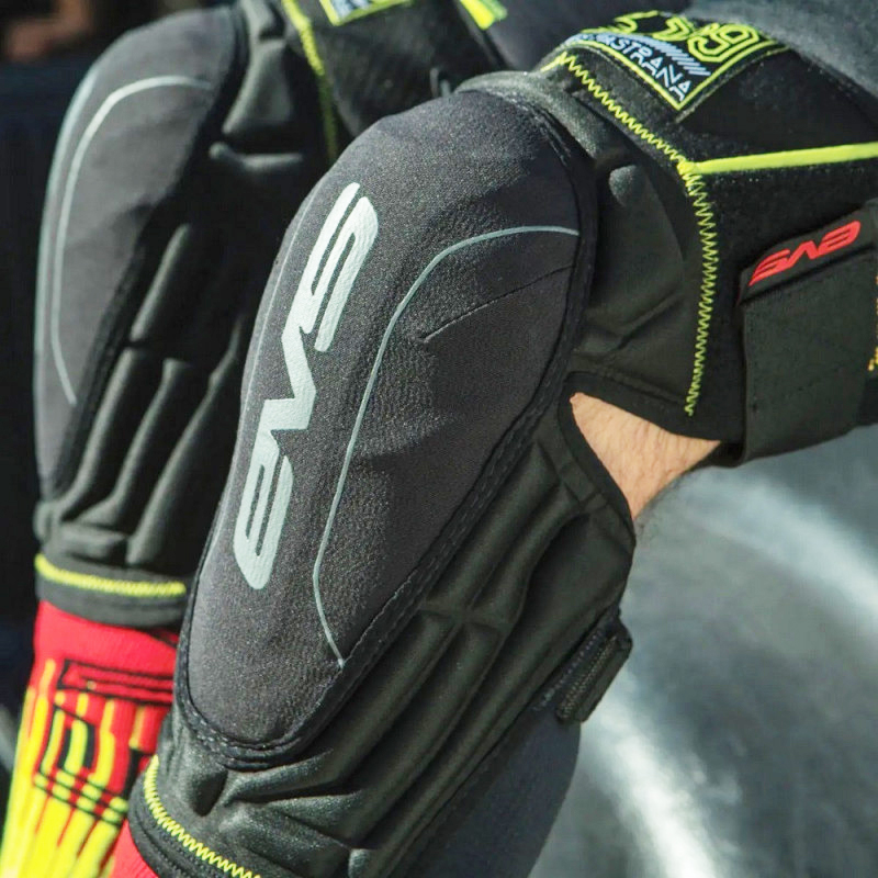 RODILLERAS EVS TP199 LITE BLACK | Rodilleras y Coderas de moto | %brands%